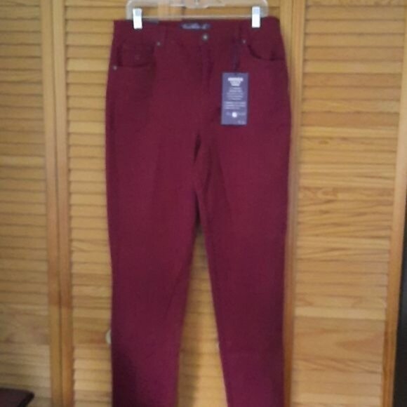 Gloria Vanderbilt NWT Amanda Classic Fit Tapered Jeans Size 12 - Picture 1 of 10